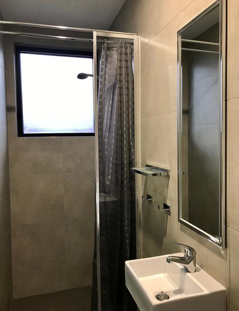 Breeze Lodge - Accommodation QLD 3