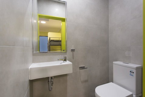 Breeze Lodge - Accommodation QLD 2