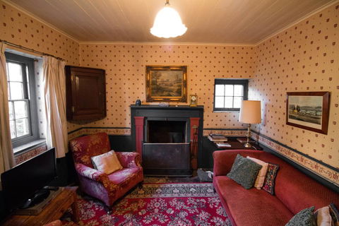 Brickendon - Accommodation QLD 2