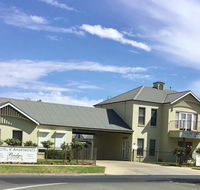 Bridges on Meninya Motel  Apartments - Accommodation QLD