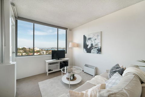 Bright And Sunny Studio Apartment - Accommodation QLD 1