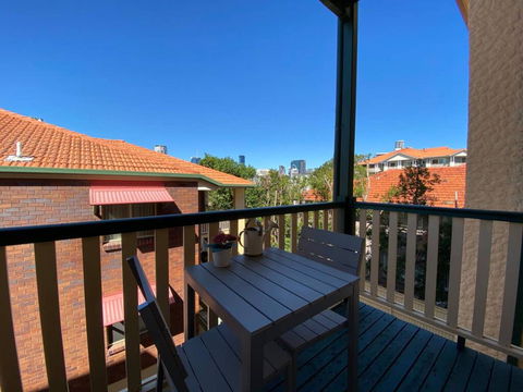 Brisbane City Apartment Atop Victoria Park - Accommodation QLD 1