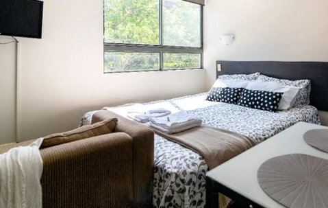 Brisbane City Resort Style Studio Waterfront Apartment - WINTER SPECIAL! - Accommodation QLD 0