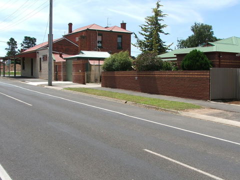 Bristol House Accommodation - Accommodation QLD 0