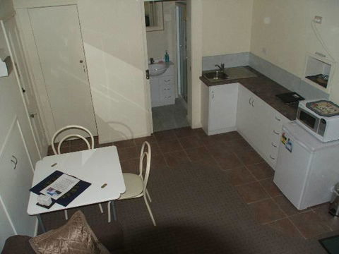 Bristol House Accommodation - Accommodation QLD 2