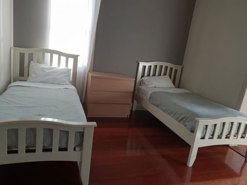 Bunbury's Most Convenient Location - Unit 2 - Accommodation QLD 2