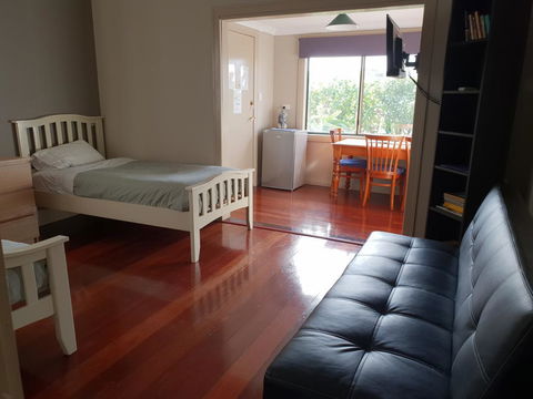 Bunbury's Most Convenient Location - Unit 2 - Accommodation QLD 1