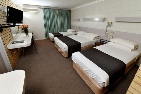Burke And Wills Motor Inn - Accommodation QLD 1