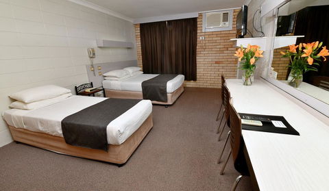Burke And Wills Motor Inn - Accommodation QLD 2