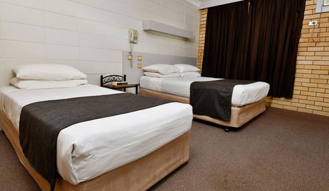 Burke And Wills Motor Inn - Accommodation QLD 3