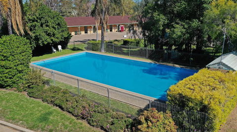 Burke And Wills Motor Inn - Accommodation QLD 0