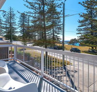 Burleigh - great house room for the boat- across the road from beach - Accommodation QLD