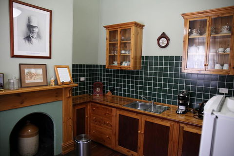 Burra Railway Station Bed And Breakfast - Accommodation QLD 3