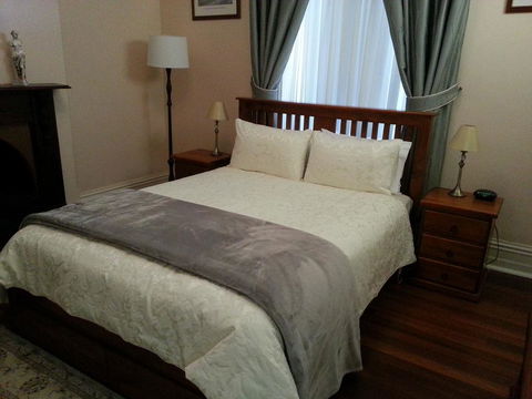 Burra Railway Station Bed And Breakfast - Accommodation QLD 2