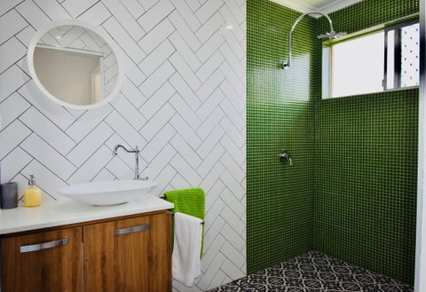 Burrows Apartment - Accommodation QLD 2