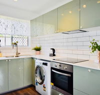 Burrows Apartment - Accommodation QLD