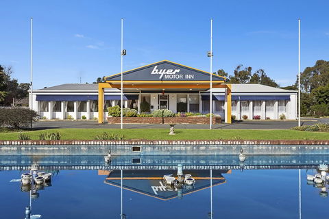 Byer Fountain Motor Inn - Accommodation QLD 0