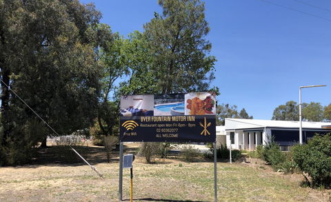 Byer Fountain Motor Inn - Accommodation QLD 2