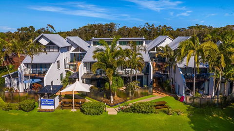 Byron Bay Beachfront Apartments - Accommodation QLD 0