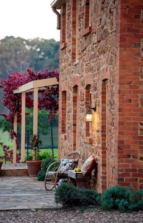 Byronsvale Vineyard And Accommodation - Accommodation QLD 3