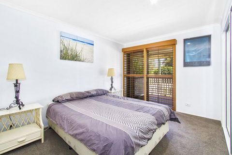 CABARITA BEACH BLISS - HOLIDAY HOME ON THE LAKE - Accommodation QLD 2