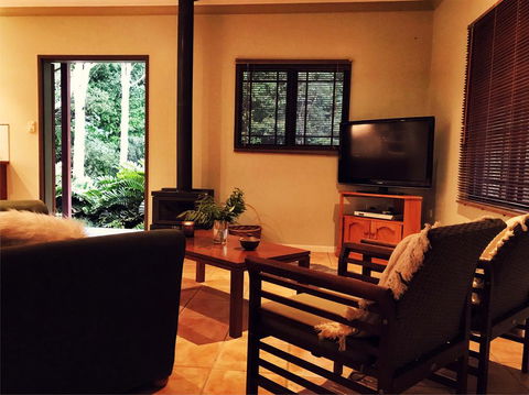 Cadaghi Cottage - Accommodation QLD 1