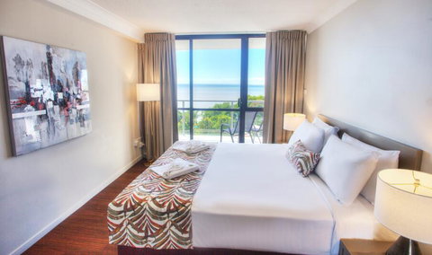 Cairns Plaza Hotel - Accommodation QLD 3