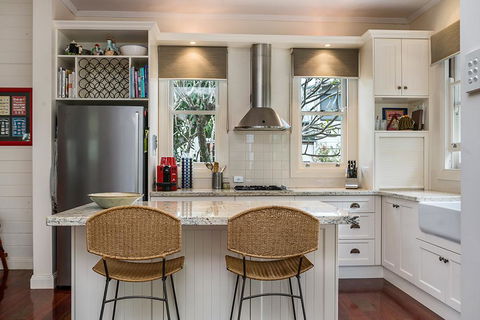 Caledonia House - Accommodation QLD 2