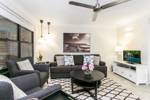 Calinda Sol 2 @ Clarkes Beach - Accommodation QLD 0