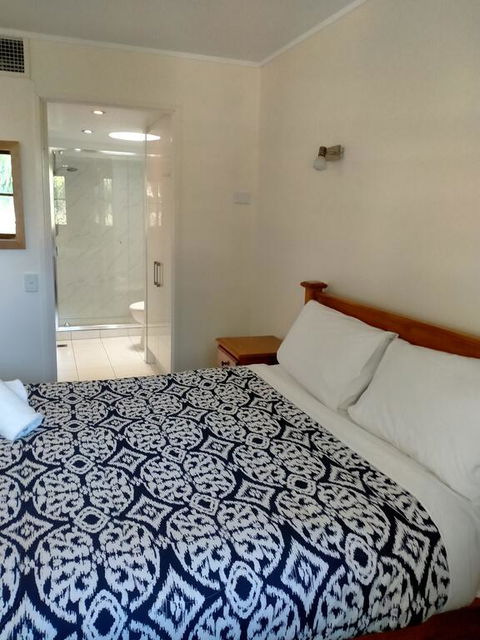 Camargue Beachfront Apartments - Accommodation QLD 3