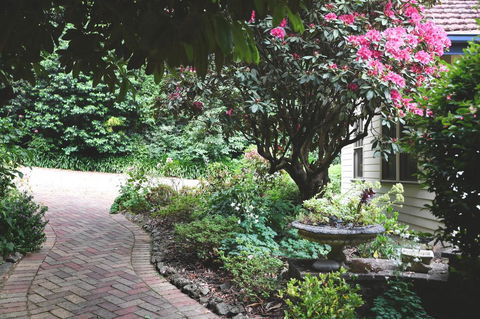 Cambridge Cottages - Accommodation QLD 3