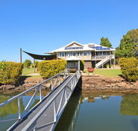 Campbell 7 - Large Queenslander on Maroochy River - Accommodation QLD