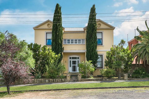 Campbell House - Accommodation QLD 0