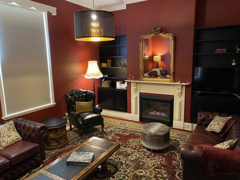 Campbell House - Accommodation QLD 1