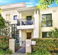 Campbelltown Most Sought After Park Central Home - Accommodation QLD
