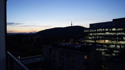 Canberra CBD Metropolitan - Accommodation QLD 2