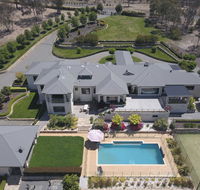 Canberra Luxury Estate - Accommodation QLD
