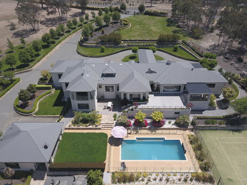 Canberra Luxury Estate - Accommodation QLD 0