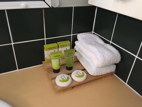 Cannon Park Motel - Accommodation QLD 1