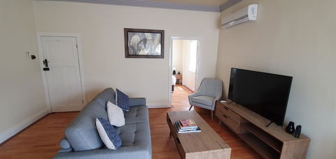Canungra Hotel - Accommodation QLD 3