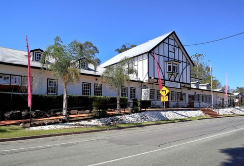 Canungra Hotel - Accommodation QLD 0