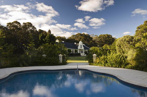 Cape Lodge - Accommodation QLD 1
