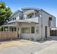 CAPEL'S REST - CAPEL SOUND - Accommodation QLD