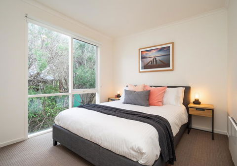 Capri House - Accommodation QLD 3