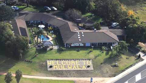 Capricorn Motor Inn - Accommodation QLD 3