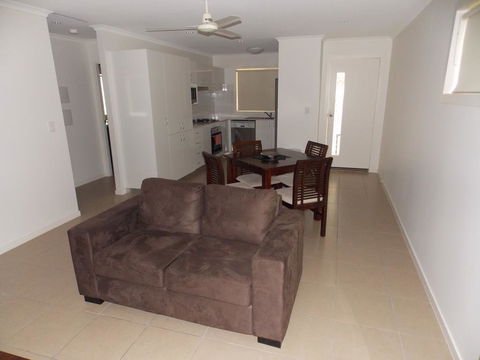 Capricorn Villas - Accommodation QLD 2