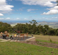 Captain's Lookout - elevated ocean views rural stay - Accommodation QLD