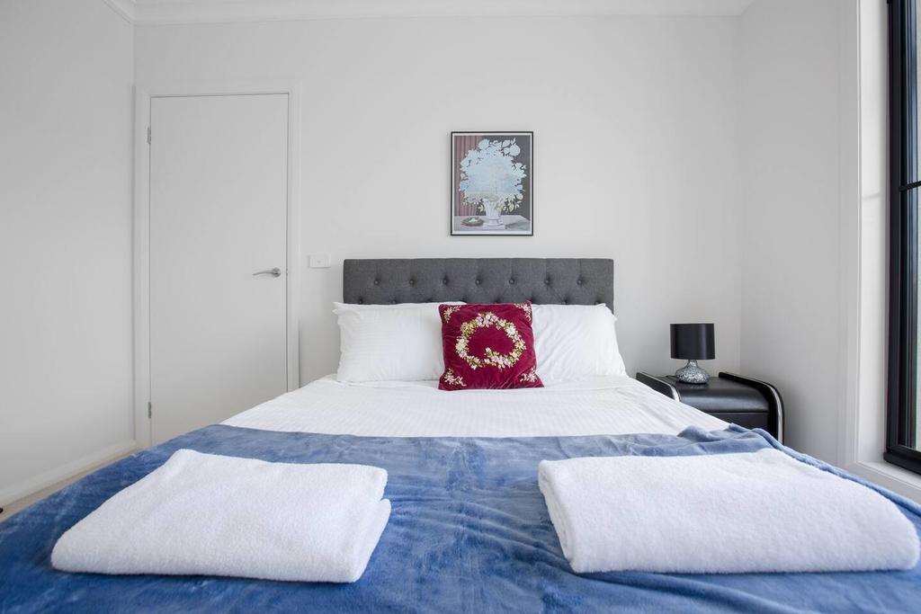 Narre Warren VIC Accommodation QLD