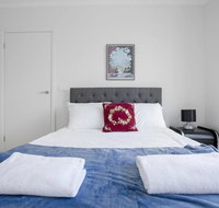 Captivating large 4BRNarre Warren - Accommodation QLD