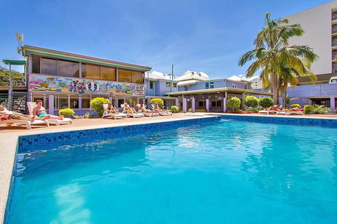 Caravella Backpackers - Accommodation QLD 1